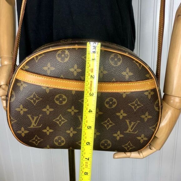 LOUIS VUITTON BLOIS Monogram Crossbody Shoulder Bag COMES WITH: LV Dust Bag COA - Picture 15 of 17